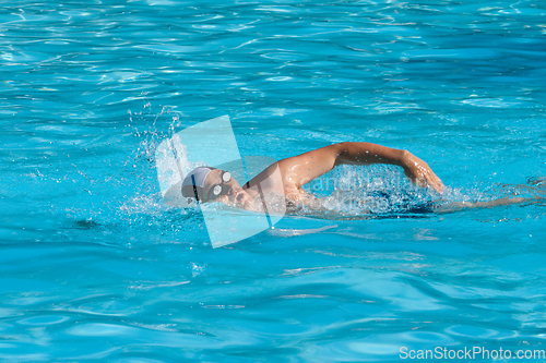 Image of Swimming man