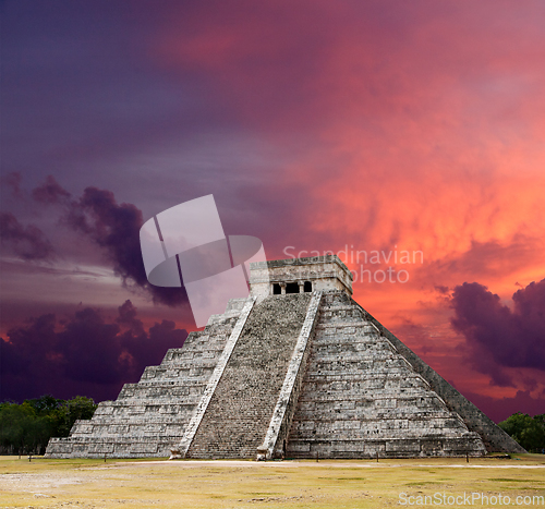 Image of Mayan pyramid of Kukulcan El Castillo. Chichen-Itza, Mexico