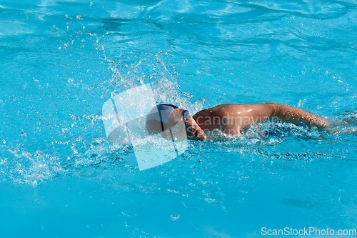Image of Swimming man