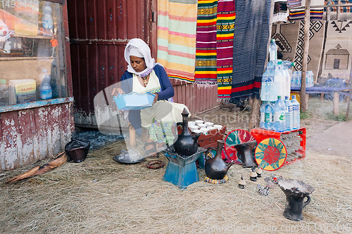 Image of women preparing bunna coffee, Ethiopia