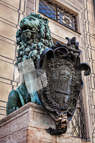 Image of Bavarian lion statue at Munich Residenz palace