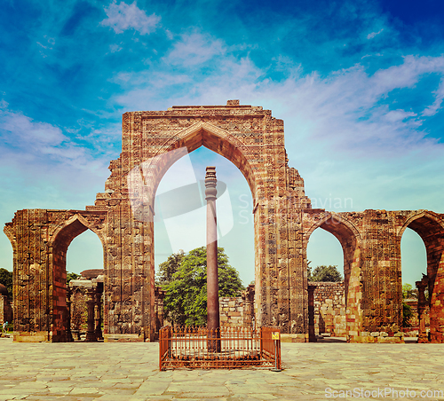 Image of Iron pillar in Qutub complex