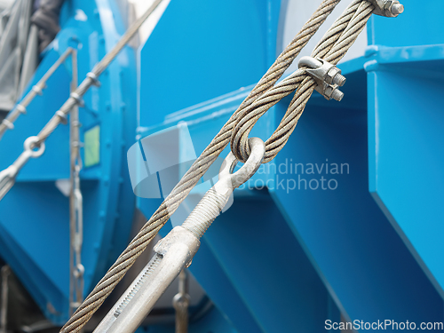 Image of Wire rope with turnbuckles and clamps