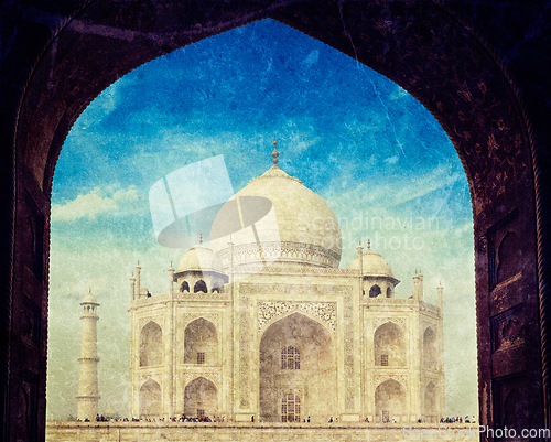 Image of Taj Mahal through arch, Agra, India
