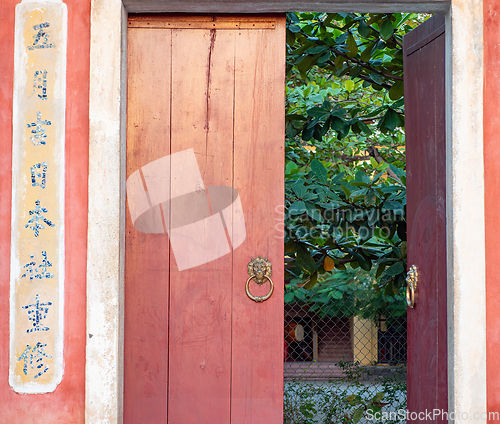 Image of Door of the Ba Mu temple in Hoi An, Vietnam