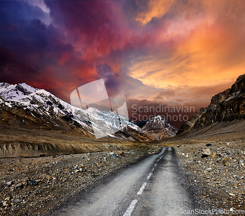 Image of Road in mountains