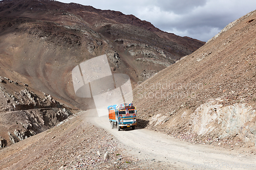 Image of Manali-Leh Road in Indian Himalayas with lorry
