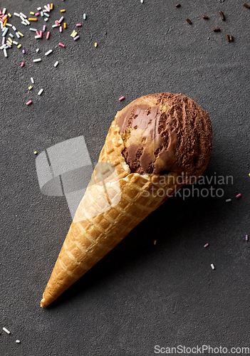 Image of caramel and chocolate ice cream