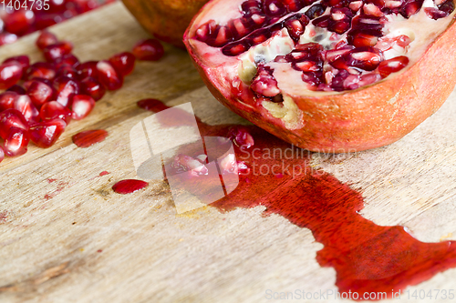 Image of ripe pomegranate