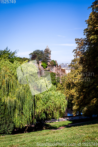 Image of Sibyl temple and lake in Buttes-Chaumont Park, Paris