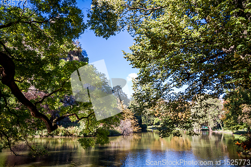 Image of Pond in Buttes-Chaumont Park, Paris