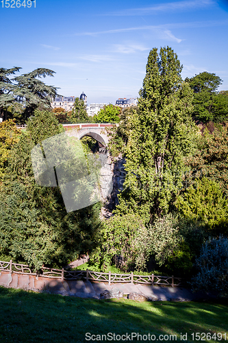 Image of Pond in Buttes-Chaumont Park, Paris