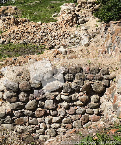 Image of ruins of a fortress or castle