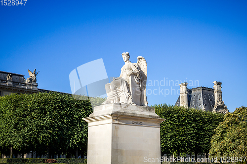 Image of History statue near the Triumphal Arch of the Carrousel, Paris, 