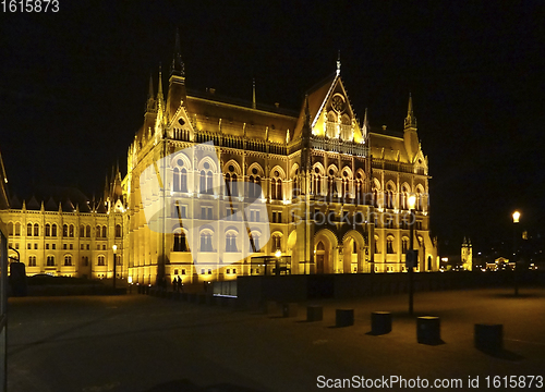 Image of night scenery in Budapest