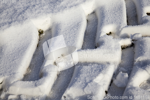 Image of traces of the tractor