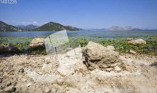 Image of lake in the mountains