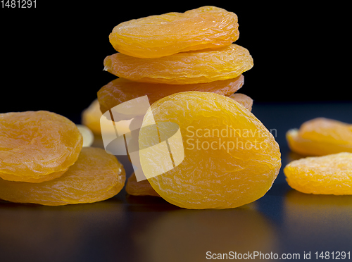 Image of dehydrated dried apricots