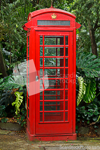 Image of Red English telephone booth