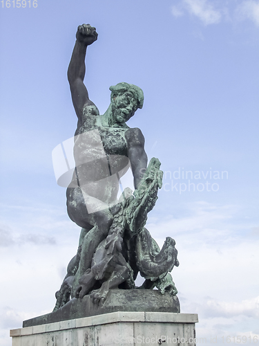 Image of Liberty statue in Budapest