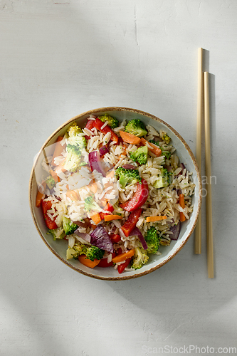 Image of bowl of fried rice and vegetables