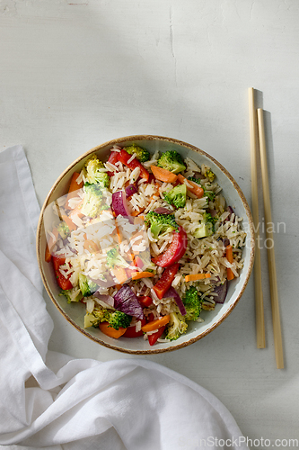 Image of bowl of fried rice and vegetables