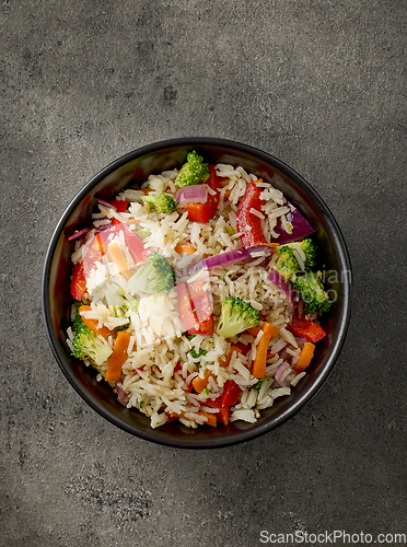 Image of bowl of fried rice and vegetables