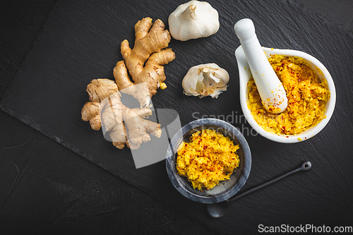 Image of Homemade fresh ginger and garlic paste or Adrak Lahsun puree 