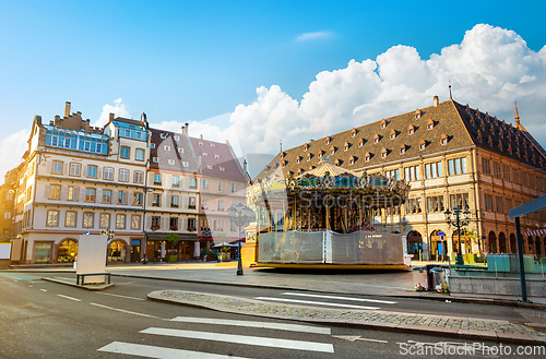 Image of Carousel on square Gutenberg