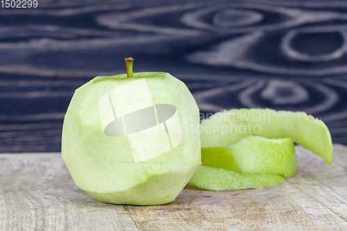 Image of peeled green Apple