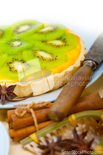 Image of kiwi  pie tart and spices