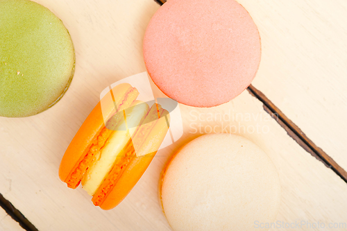 Image of colorful french macaroons