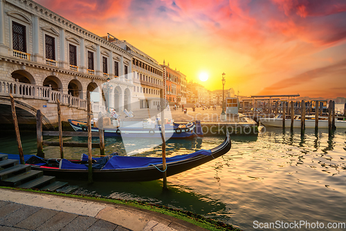 Image of Gondola and architecture