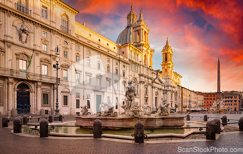 Image of Piazza Navona at sunset