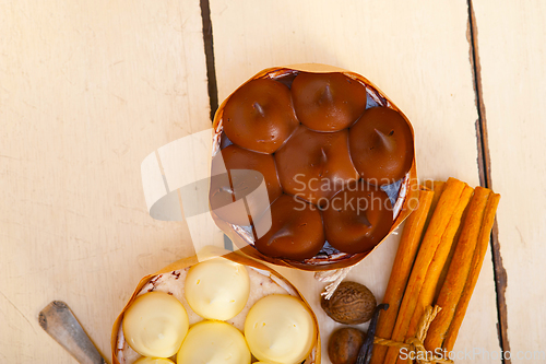 Image of chocolate vanilla and spices cream cake dessert