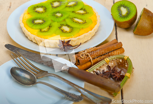 Image of kiwi  pie tart and spices