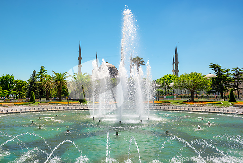 Image of Sultanahmet Camii and fountain