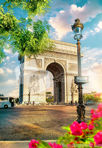Image of Triumphal Arch in Paris