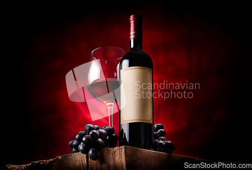 Image of Wine in dark colors