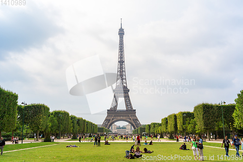 Image of Eiffel tower in Paris