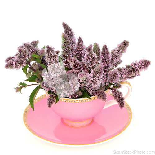 Image of Peppermint Flower Leaf Tea in Pink Teacup