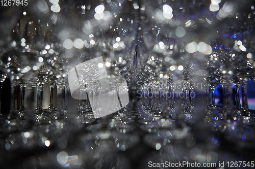 Image of A lot of wine glasses in a row