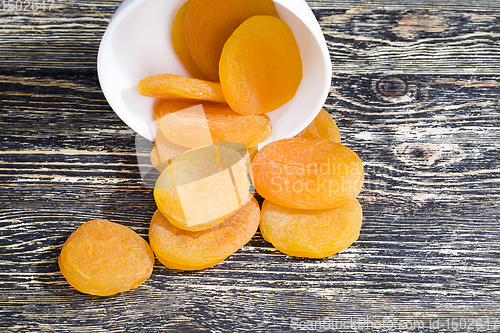 Image of dehydrated dried ripe apricots