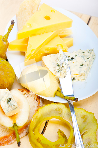 Image of cheese and pears