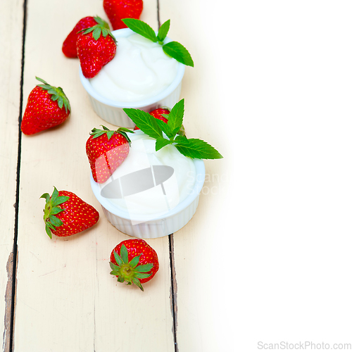 Image of organic Greek yogurt and strawberry