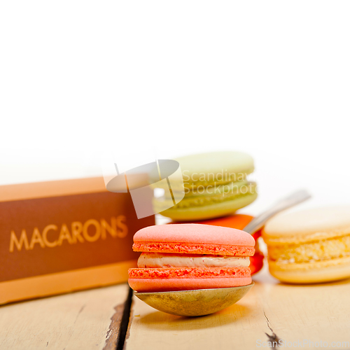 Image of colorful french macaroons