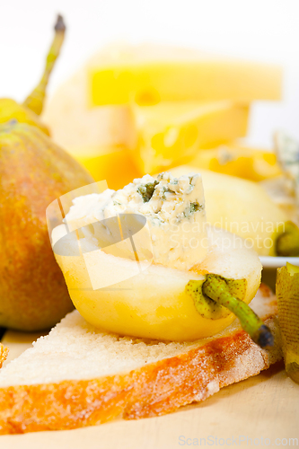 Image of cheese and pears