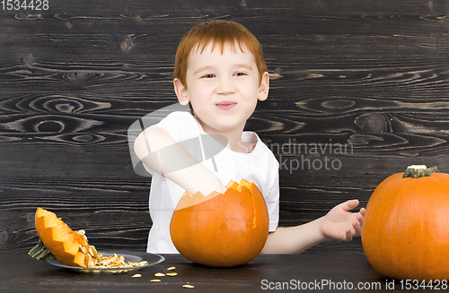 Image of child is preparing for Halloween