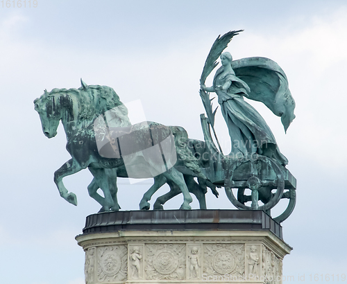 Image of sculpture at Heroes square