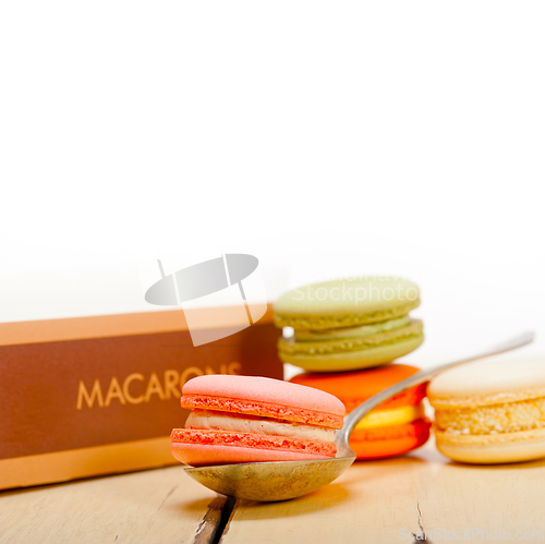 Image of colorful french macaroons